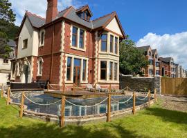 Coastal Escape: 4 bed mansion, Hotel in Port Talbot