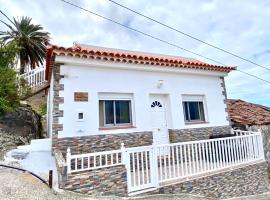 Casa Los Palmeros Perdomo, country house in Alojera