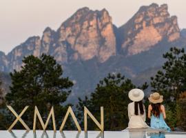 XMAN Valley Sunrise Resort, hotel in Zhangjiajie