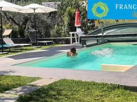 Francesca Home - Relax in Villa, villa a Piedimonte Etneo
