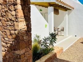 Can Chumbera Formentera: Cala Saona'da bir otel