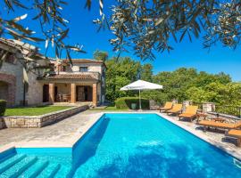 Authentic Retreat in Lush Rural Istria - Villa Fabina, hotel a Fabci