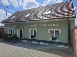 Penzion u Radů, отель типа «постель и завтрак» в городе Густопече