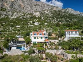 Grand View Apartments, hotel em Drasnice