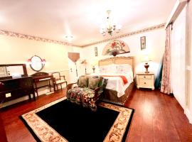 Apple & Cherry Suite-heart of oldtown, cottage in Niagara on the Lake