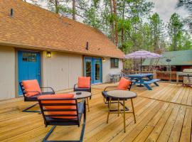 Updated Pinetop Home 5 Mi to Woodland Lake Park!, vacation home in Indian Pine