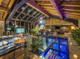 Luxury Chalet Anton with Pool, hotell i Sankt Anton am Arlberg
