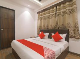 OYO Flagship 73467 The Rudraksh Inn, hotell nära Devi Ahilya Bai Holkar flygplats - IDR, 
