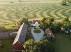 Almbacka gård