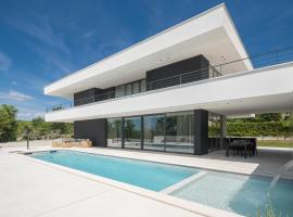 Beautiful Home In Sterna, hotel a Šterna