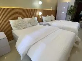 Shore 3 Residences Authentic Japanese-Style Bedroom with Pool View - MOA Complex