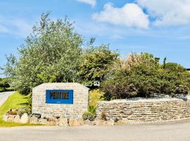 Bude holiday home, hotel in Bude