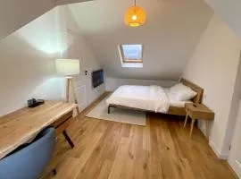 The Cosy Attic at Casuta Fulgu'