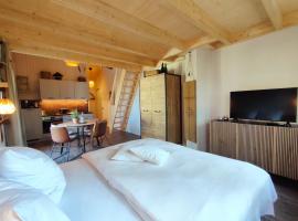 das herzstück - Schaubrennerei, Hausbrauerei & Apartments, khách sạn ở Burghaslach