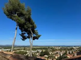 Nid douillet vue mer Hyères