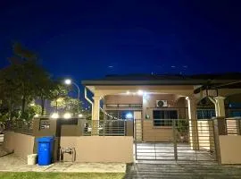 Quayside Cove Homestay - Corner House, Kg Lombong, Rimbayu , Teluk Panglima Garang, Jalan Kebun