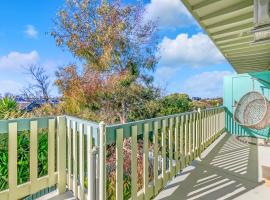 Torquay apartment - short walk to beach and shops, hotel din Torquay