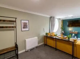 17 Bowline · Superb Studio Free Parking Pass the Keys