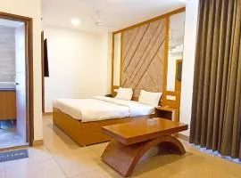 Hotel Lake View - Near Sukhna Lake