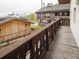 Villa Lacedel - Stayincortina, hotel i nærheden af Roncato, Cortina dʼAmpezzo