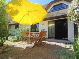 Haus 1795 Schwalbennest, hotel in Wustrow