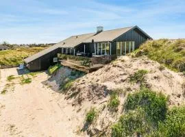 3 Bedroom Stunning Home In Løkken