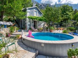 Karla planinska kuća, hotel en Baška Voda