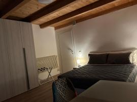 Larocca Tourist Home 5 Valbrenta, hotel v destinaci Carpane