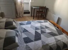 Chambres meublées et spacieuses