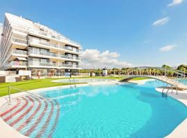 Stunning Apartment In Cabanes, hôtel à Cabanes