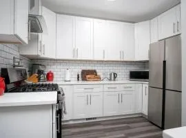 Beautiful 4 Bedroom House Near Downtown Columbus with Garage Parking and Backyard