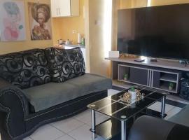 Your Comfortable & Homely House, casa o chalet en Gaborone