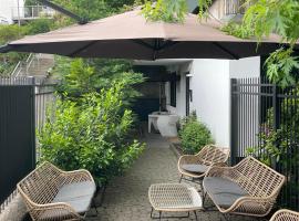 the birdy mountains luxury lodge, pet-friendly hotel in Schlitz