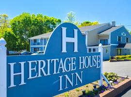 Heritage House Inn: Hyannis şehrinde bir motel