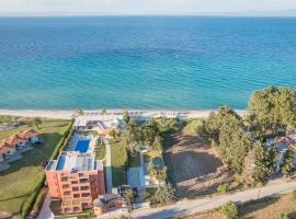 Aura Beachfront Private Pool Villa, kotedžas mieste Kriopigi