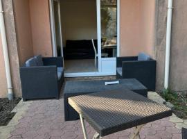 Appartement avec place de parking privé et jardin, hotel v destinaci Beaumont-sur-Oise