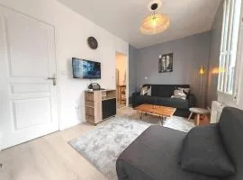 Cozy flat - Metro 13-14