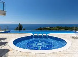 Tophill Altezza Premium - best view and pool