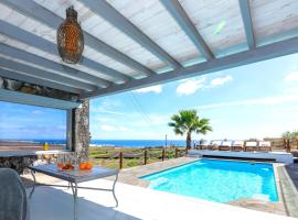 Luxus Villa mit 6 Schlafzimmern, Pool, PS4, Fitnessraum、Tabayescoのビーチ周辺のバケーションレンタル