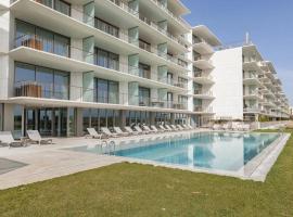 Bayline- Beachfront and Pool, hotel in Arma&ccedil;&atilde;o de P&ecirc;ra