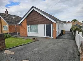 3-Beds Sleeps 6 Walking distance to Castle & Town