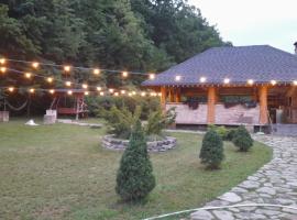 Căsuțe A-Frame Hardic、Horodnic de Susのキャンプ場