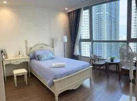 Private Master-room in Vinhome, near Downtown