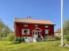 Gorgeous Home In Tllsj With Kitchen, casa de temporada em Tollered