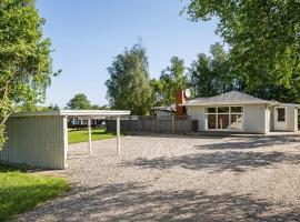 3 Bedroom Amazing Home In Fars, loma-asunto kohteessa Hvalpsund