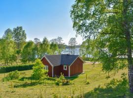 Amazing Home In Markaryd With Lake View, hotel v destinaci Markaryd