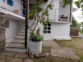 Mama's home, hotel em Arethousa