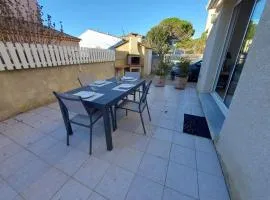 Maison T3 Climatisée à 150m de la Plage avec Terrasse et Parking, Tout à Pied! - FR-1-423-307