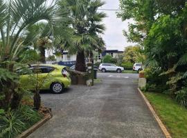 KK Boarding Holiday house, hotel em Hamilton