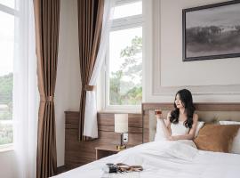 PINE VIEW Hotel Dalat, hotel v destinaci Da Lat